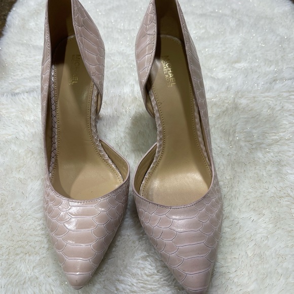 Shoes - Picture 4 of 4